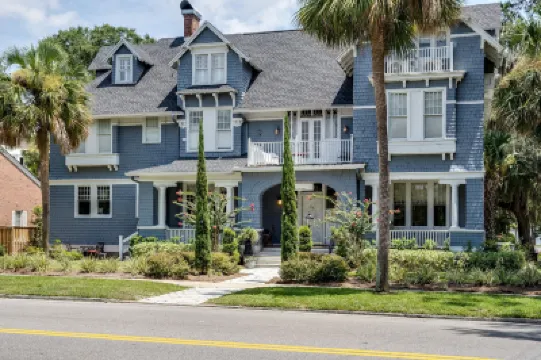 Riverdale Inn Hotels near Cummer Museum of Art & Gardens