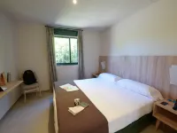 Albergue Monte Do Gozo Hoteles cerca de Área Central
