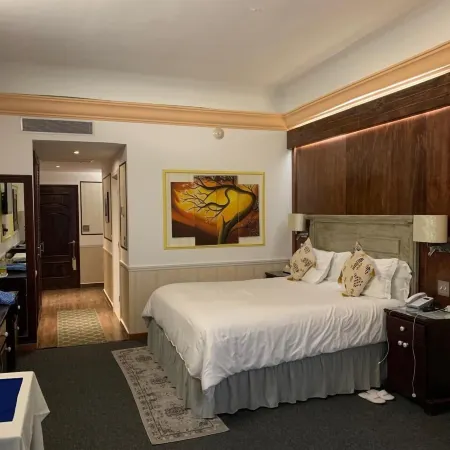 La Posada Hotel & Beach Club