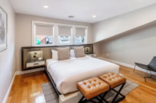 The Newport Lofts - Brick Market Place Hotels in 