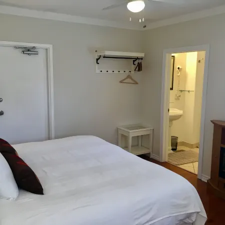 Ellis House Bed & Breakfast