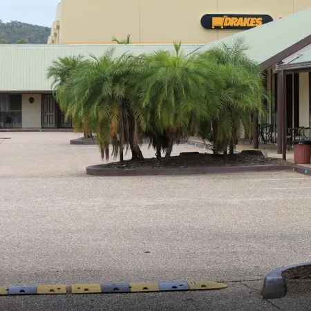 Glenmore Palms Motel