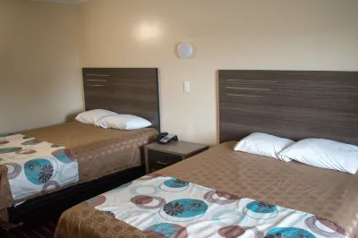 Kings Inn فنادق في Lenoir City