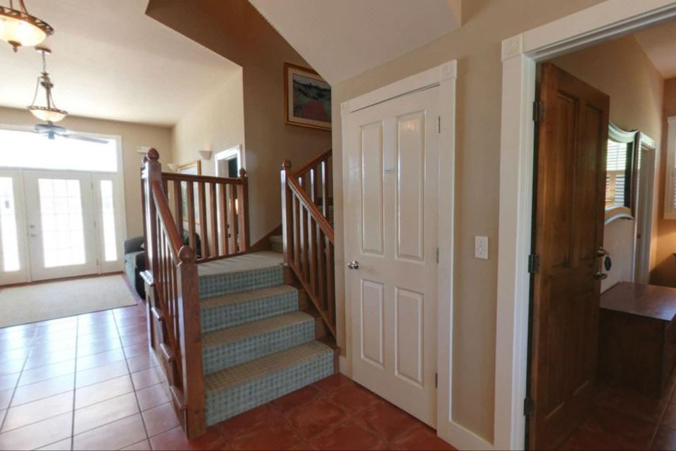 Photo 5 of 6