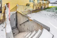 3 Mi to Valley Fair Mall: Salt Lake City Apt!