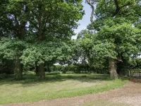 Squirrels Drey Hotels in Great Massingham