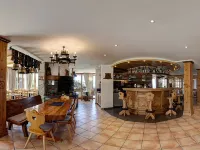 Alpe Fleurie Residence - بار