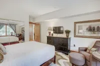 2 Br Condo Arrowhead Village, Walking Distance to Lift