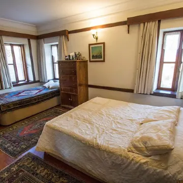 Altın Çeşmeli Konak