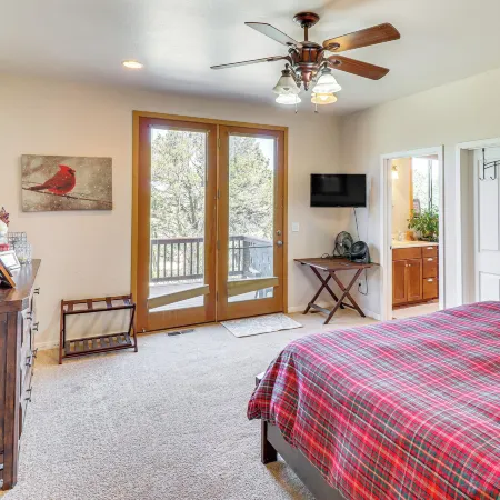 Hot Tub and Game Room! 30-Acre Vernon Retreat