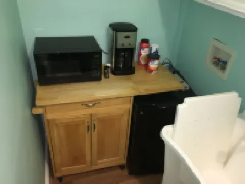 Cozy Suite - Pet Friendly, Beach Side 1 Bedroom Apts by RedAwning