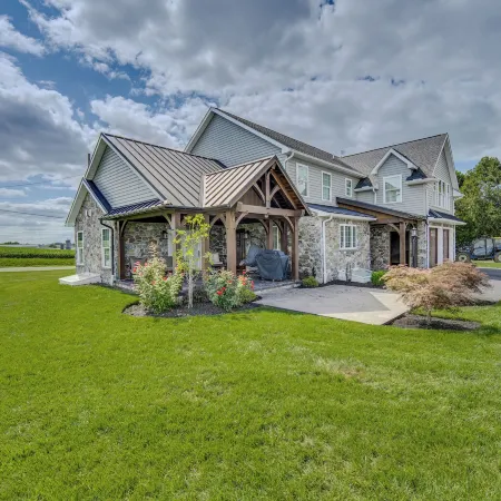Patio and Yard Newly Built Retreat in Ronks!