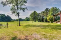 Charming Starkville Vacation Rental ~ 5 Mi to MSU!