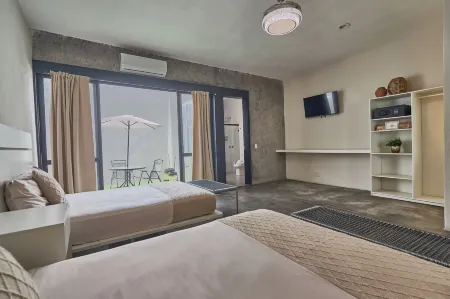 Aura Hotel Boutique Отели рядом с достопримечательностью «Casa Arrecife»