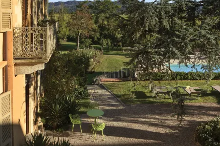 Borgo Ramezzana Country House Отели в г. Крешентино