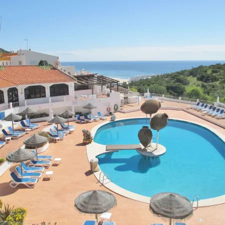 Apartamentos Salema Praia Club