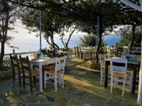 Emerald Hotels in Vamos