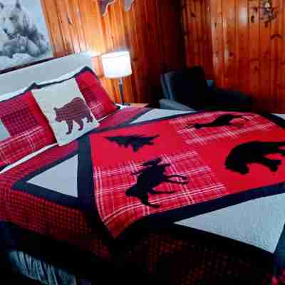 The Evening Shade River Lodge and Cabins Rooms