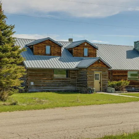 Wyoming Horse Property Near Outdoor Recreation!