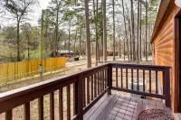 Broken Bow Abode w/ Hot Tub < 7 Mi to Lake!