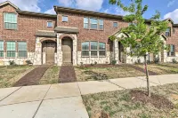 Brand-New Townhome Near UNT/Twu & the Square! - Homestays