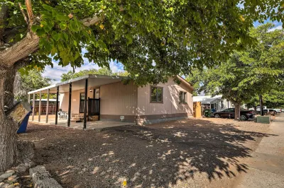 Page Home w/ Patio & BBQ, 3 Mi to Lake Powell!