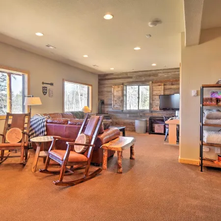 Family-Friendly Jefferson Cabin w/ Amazing Views!