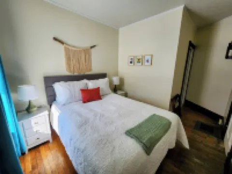 Beth's Place III-Downtown Potsdam-You'll Love It! Hotels in Potsdam