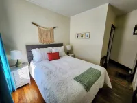 Beth's Place III-Downtown Potsdam-You'll Love It! Hotels in Potsdam