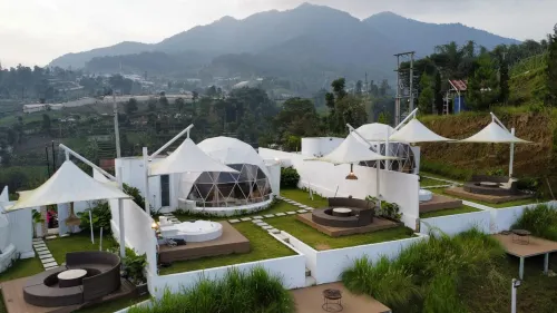 Mahkota Sangkuriang Bandung Hotels in Cisarua