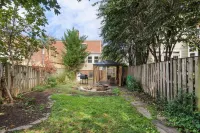 Beautiful 3Br/3ba Colonial House by Cozysuites -  Casas de vacaciones