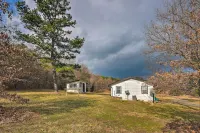 Cozy & Scenic Hodgen Cottage on 650 Acres! - 3-Star