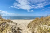Cozy Villas Cottage w/ Deck, 1/2 Block to Beach! - Strand