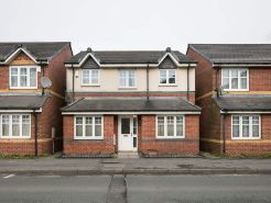My-Places Elegant 6 Bed Town House - 68