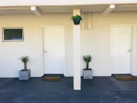 Carlton Suites