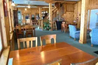 Lakefront 1 Bdrm--Hot Tub Open All Winter!    Early Summer Booking Discount!
