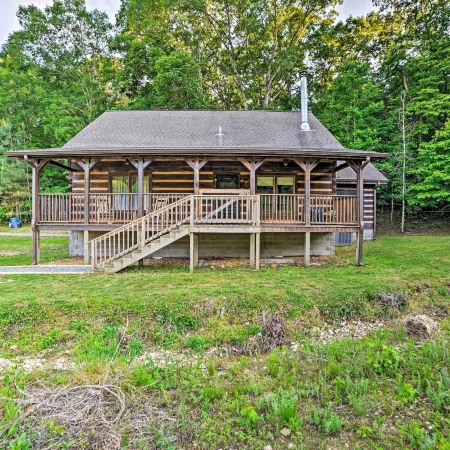 Quiet Cabin Retreat on 30 Acres Near Kentucky Lake