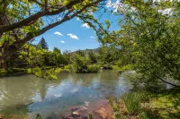 Seasonal Pool and Hot Tub Access - Charming Ski Retreat Hotels in Snyderville