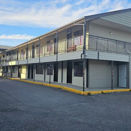 Camelot Court Motel