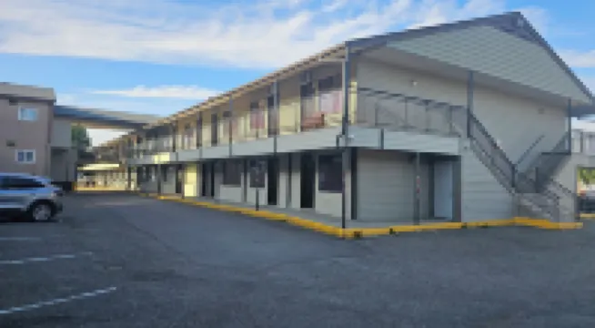 Camelot Court Motel