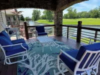 Spacious 5-bedroom house in beautiful Carter Lake with fitness room, WiFi