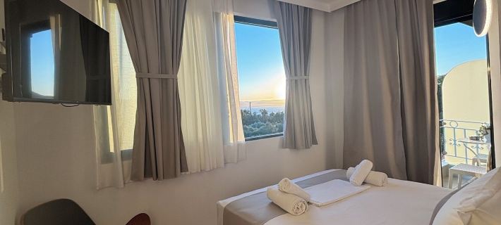 Ampoulos Rooms & Apartments Hotels in Lesbos