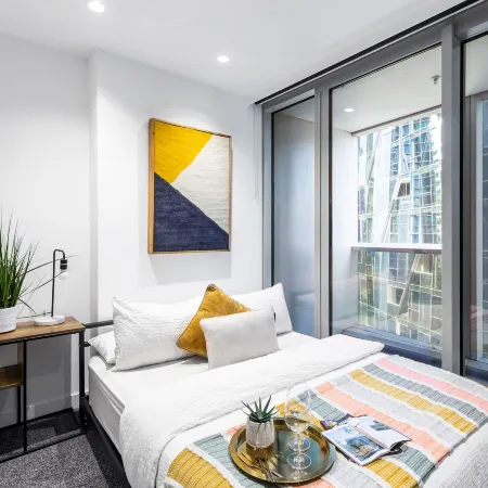 A Lovely Apt Right Next to Southern Cross Station