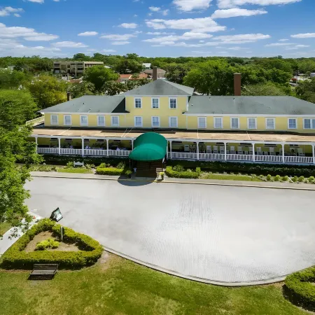 Lakeside Inn on Lake Dora