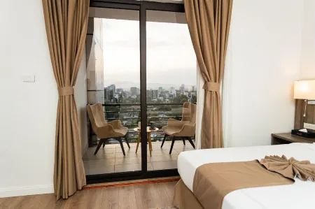 Elmos Hotel Отели рядом с достопримечательностью «AU Conference Center»