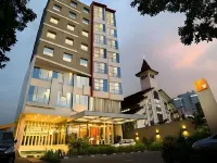 V Hotel Tebet Hotels near Gedung Pertemuan Advent