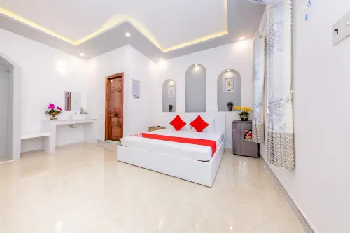 Super OYO 598 Peony Hotel Hotels in Công Hải