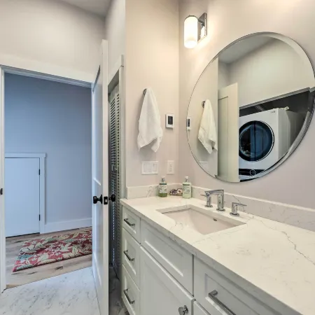 Spacious Portland Home Walk Downtown!