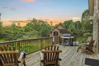 Otter Banks by AvantStay Sleeps 18 Hot Tub Views Game Room