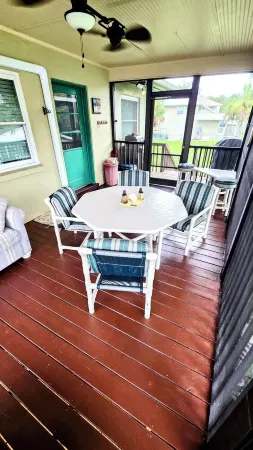 Waterfront w/Dock on Mason Creek, 2/1 Homosassa River,30 Min Ride to Springs! Отели рядом с достопримечательностью «Get Up and Go Kayaking - The Chaz»